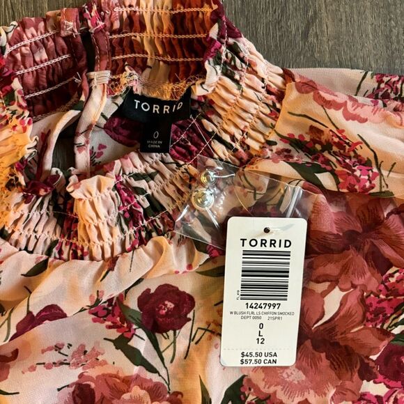 Torrid CHIFFON SMOCKED MOCK NECK BLOUSE Large NWT Large Size 12 - Picture 3 of 4